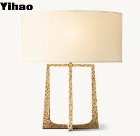 satın al Çekiçli Demir Temel Çiftlik Tarzı Ahşap LED Masa Lampası Beyaz Oval Linen Gölgesi çevrimiçi üretim
