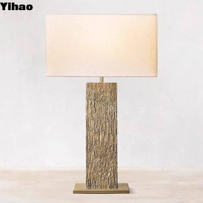 satın al Yihao OEM Custom Vintage Solid Brass LED Masa Lampası 2700K Sıcak Beyaz Işık ve Modern Tasarım çevrimiçi üretim