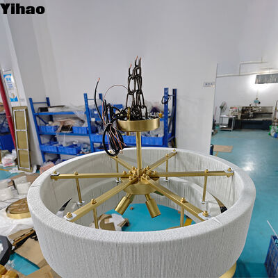 Turfanda ve otelde kumaş gölgeleri ile lüks lustre.